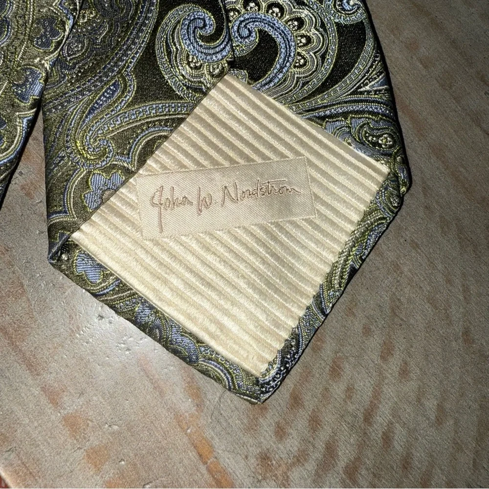 John W. Nordstrom Paisley Tie in Olive and Gold